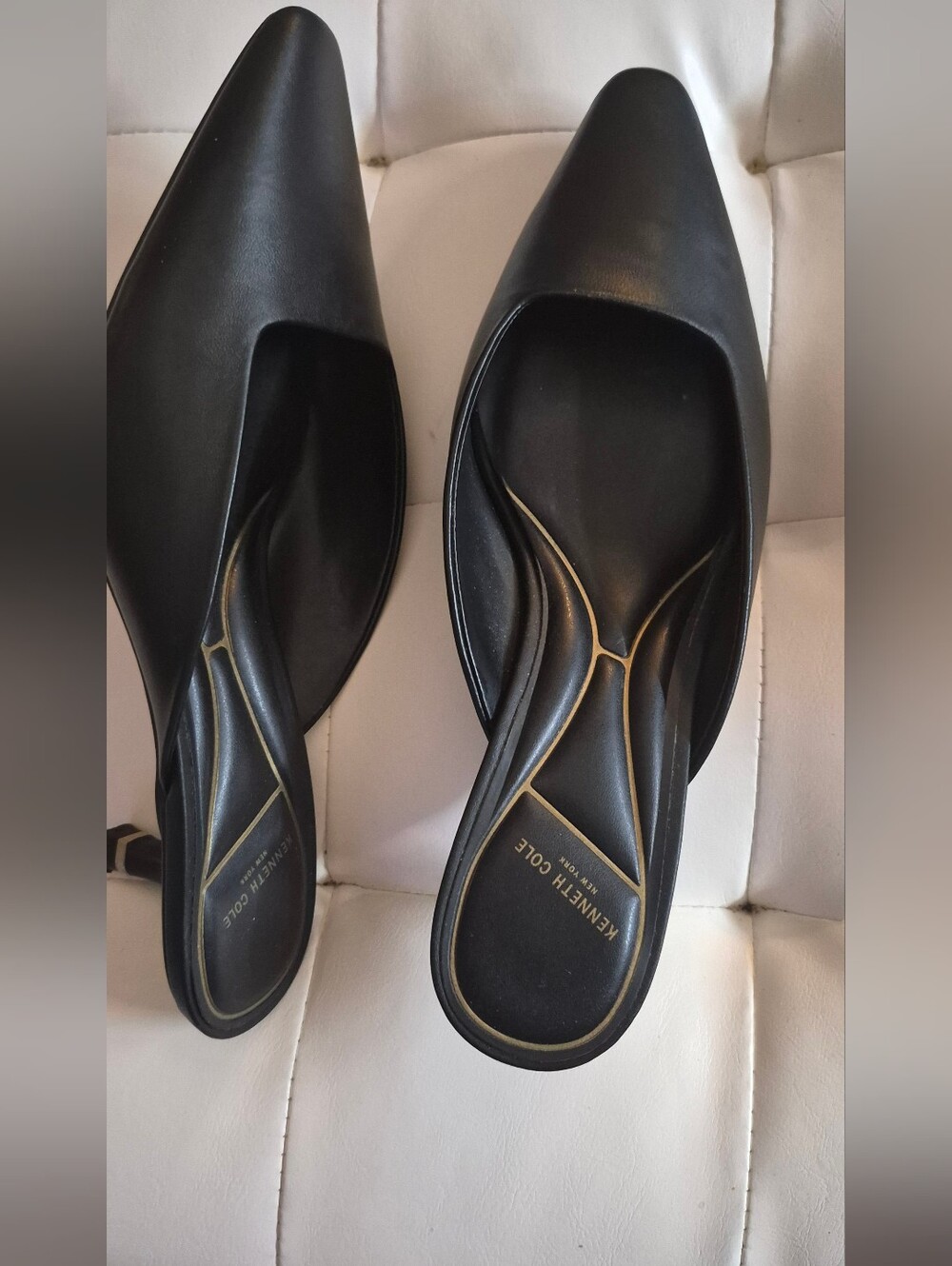 Kenneth Cole Black Leather Pointed Toe Slip-On Flats